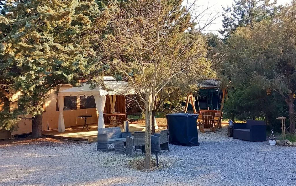location cabanes gard partie commune